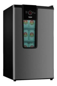 1. cervejeira-consul-titanium-czd12at-110v-janla-de-idro-na-porta-fechada-com-controle-digital.jpg Frente da cervejeira Consul Titanium CZD12AT 110V com porta fechada, exibindo o painel de controle digital.